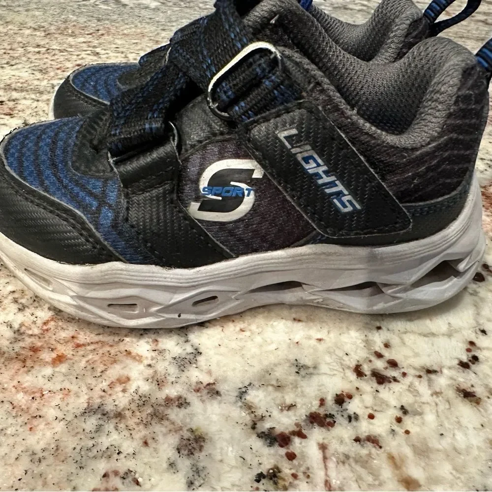 Skechers Kids' Black and Blue Light-Up Sneakers Size 6